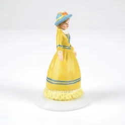 Dickens Village Series*Department 56 I Feel Pretty